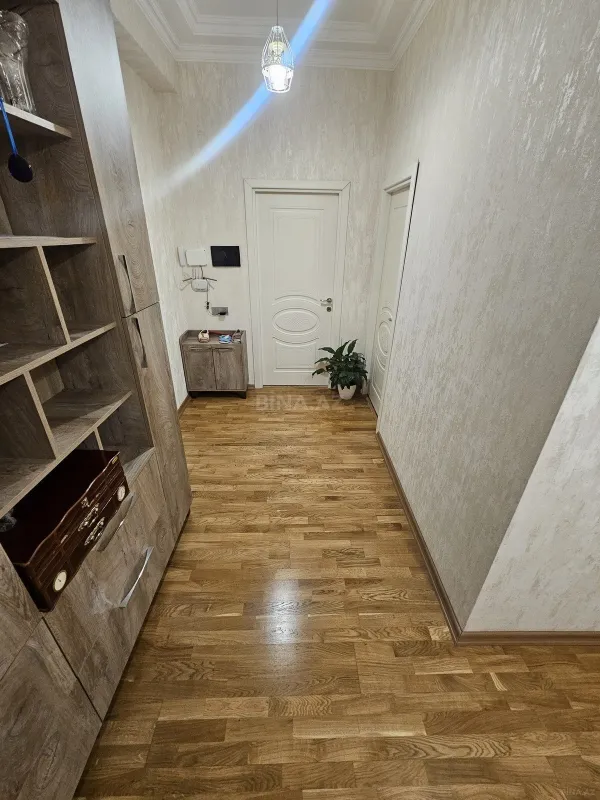 Satılır 2 otaqlı mənzil 69 m²