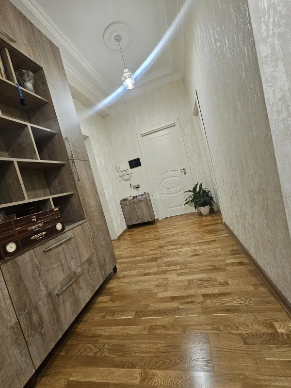 Satılır 2 otaqlı mənzil 69 m²