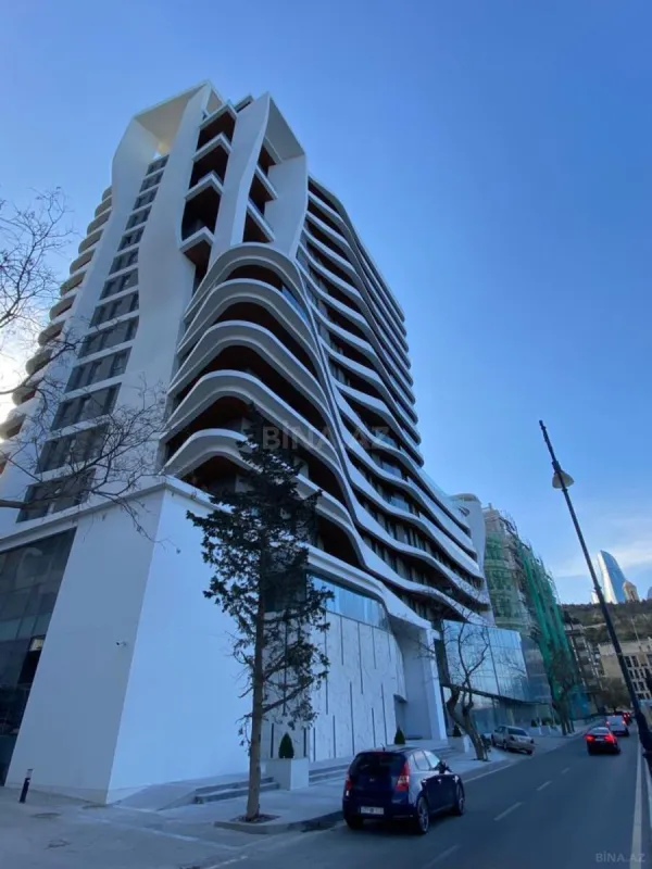 Satılır 3 otaqlı mənzil 164 m²