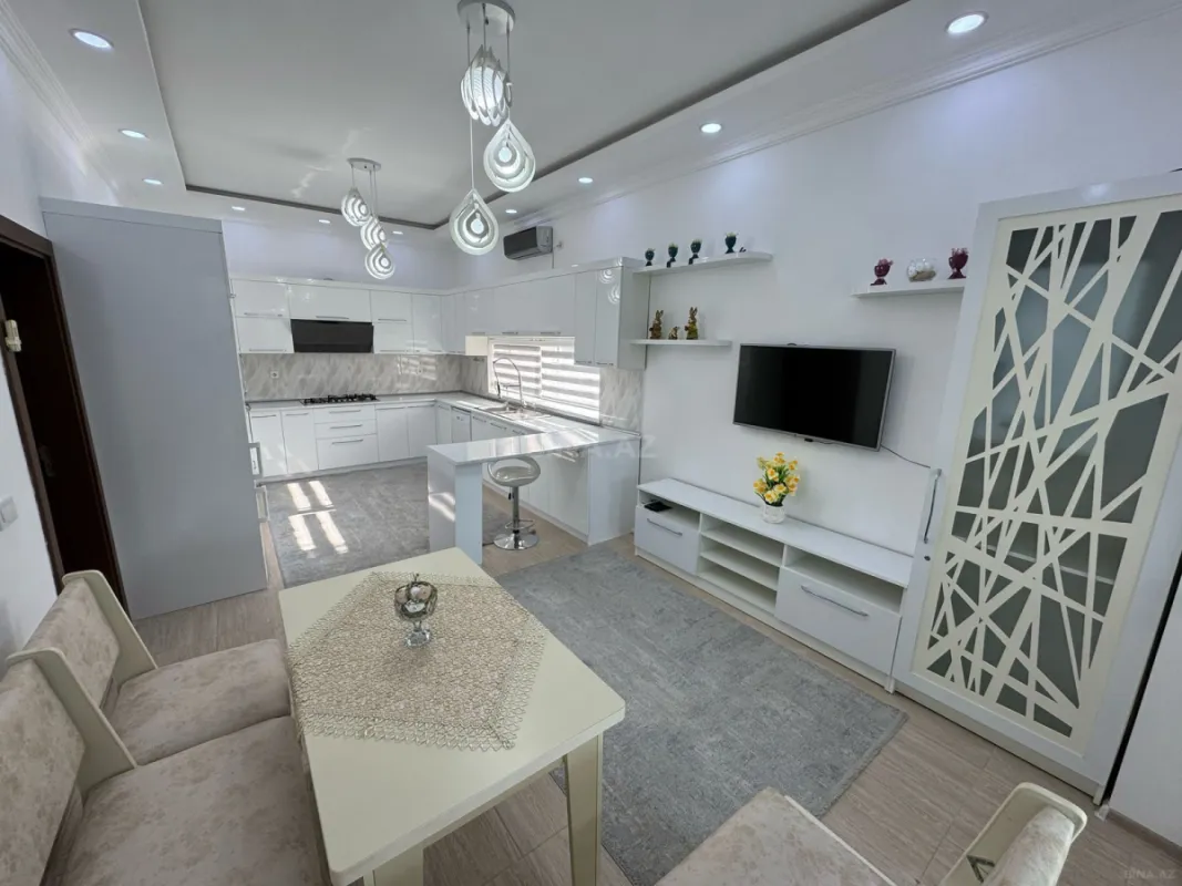 Satılır 4 otaqlı həyət evi 200 m²