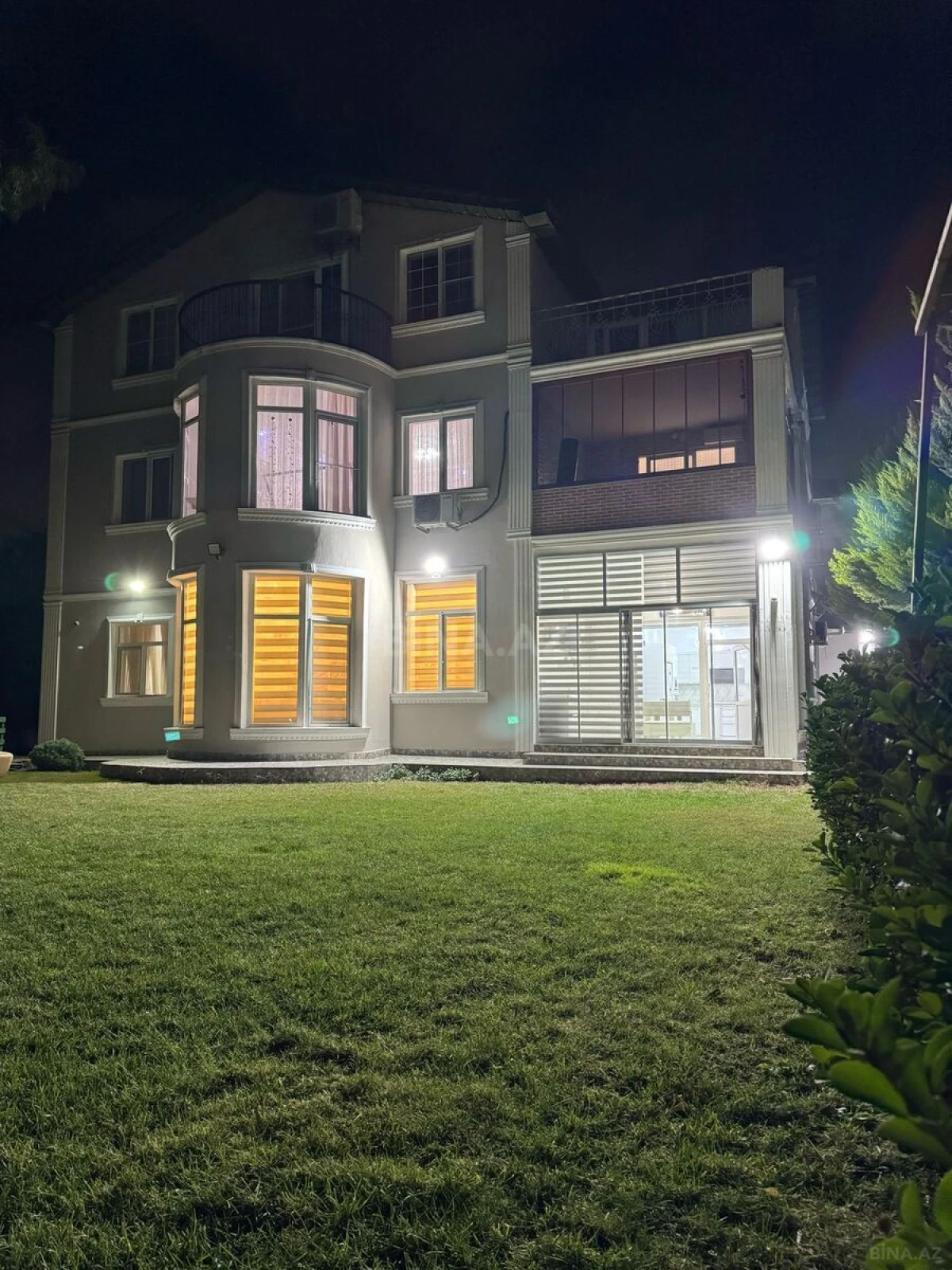 Satılır 4 otaqlı həyət evi 200 m²