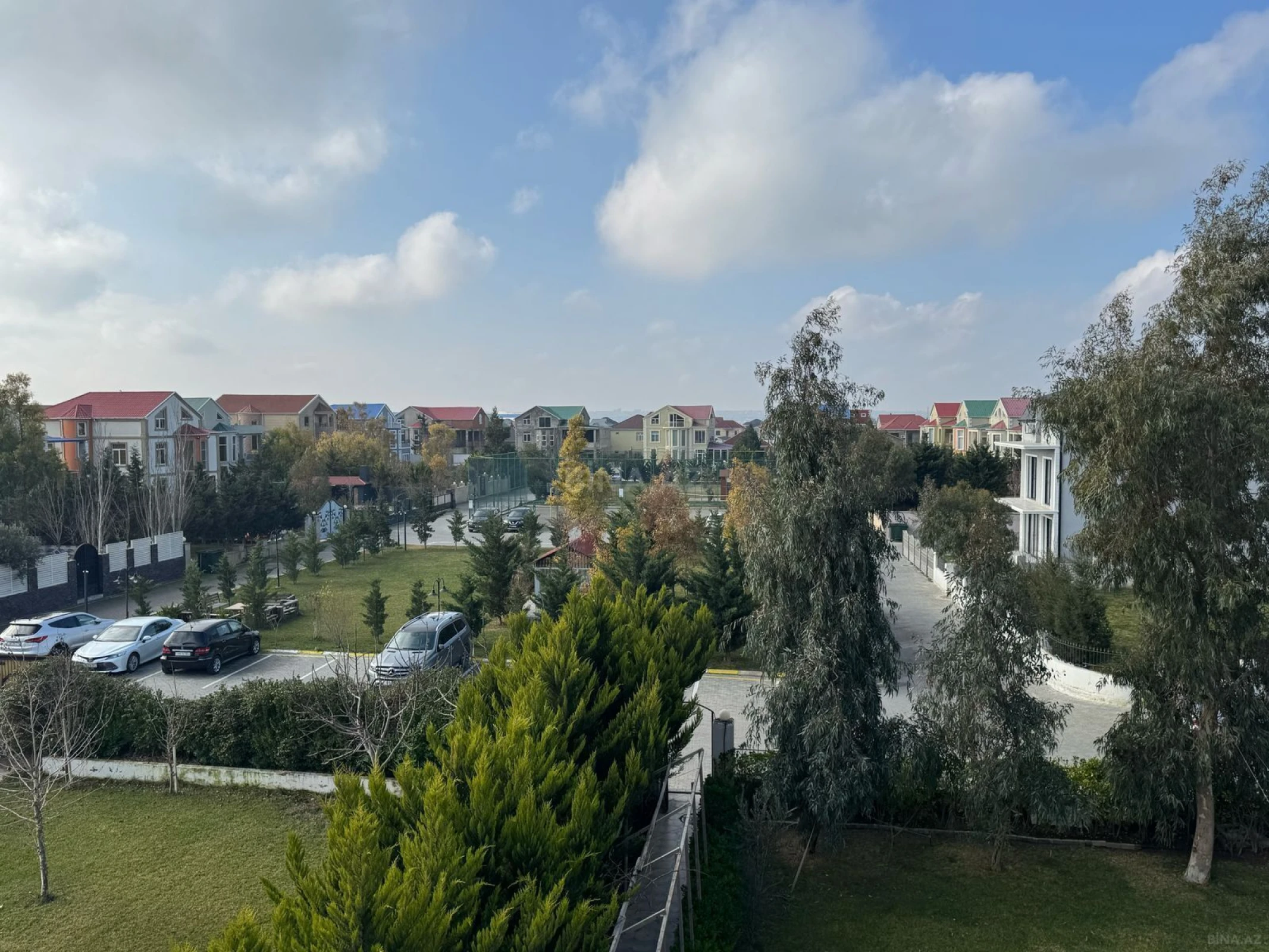 Satılır 4 otaqlı həyət evi 200 m²