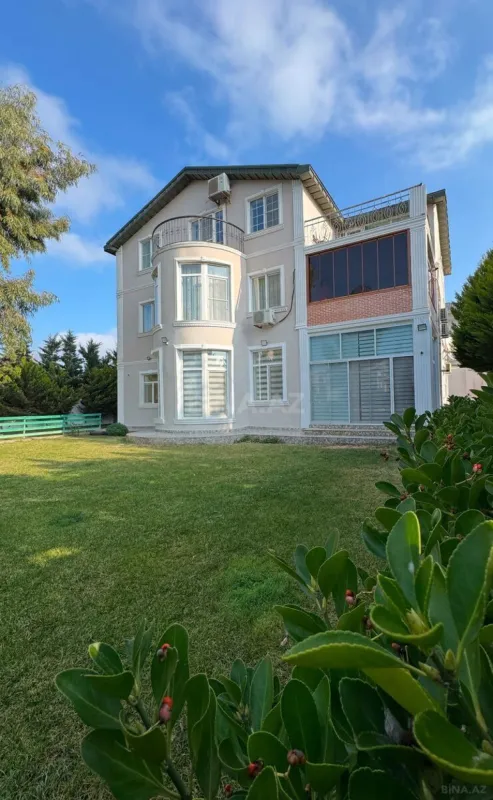 Satılır 4 otaqlı həyət evi 200 m²