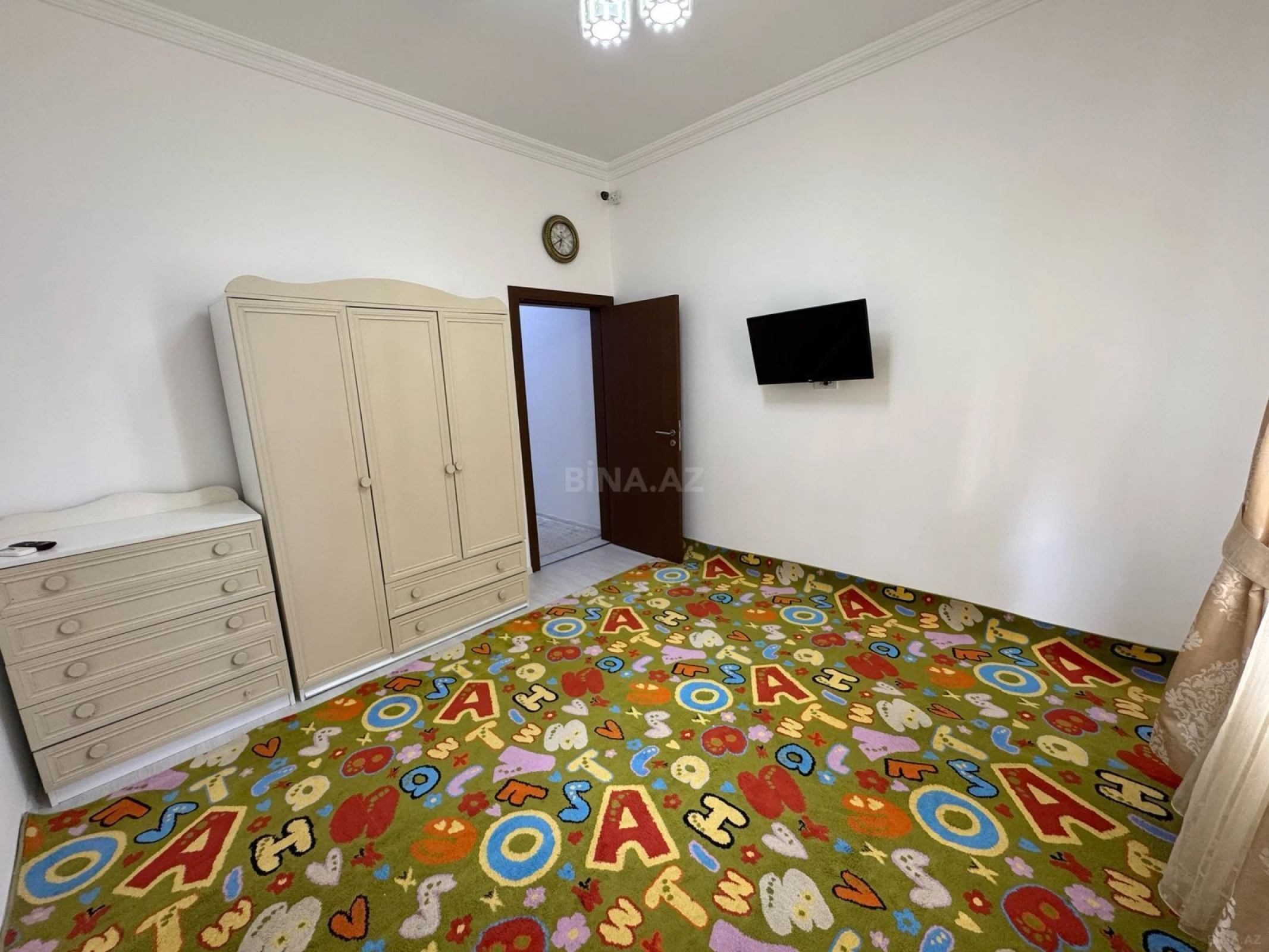 Satılır 4 otaqlı həyət evi 200 m²