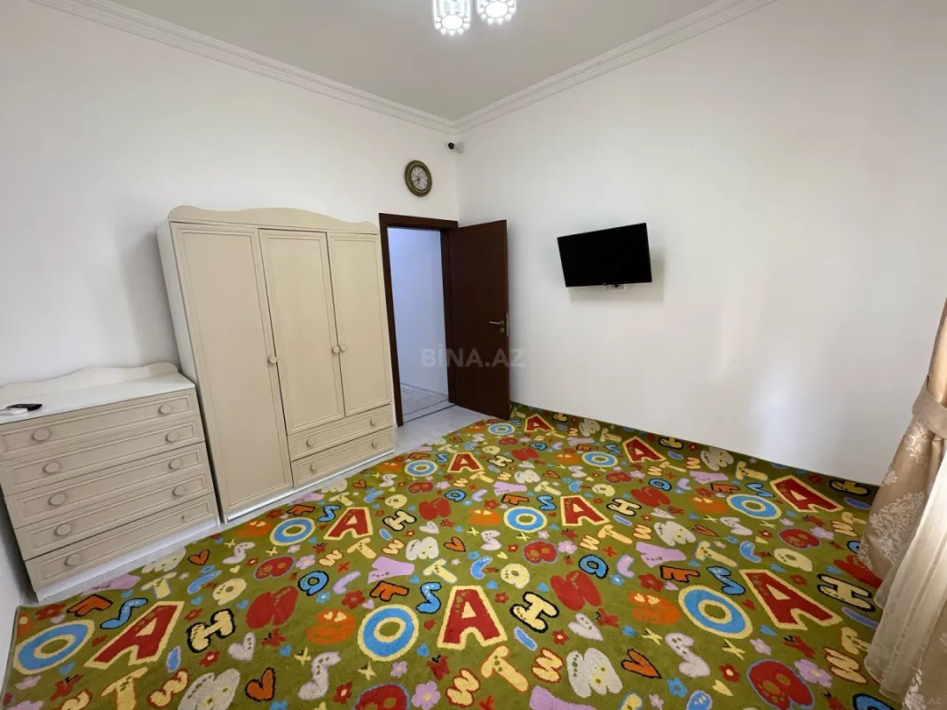 Satılır 4 otaqlı həyət evi 200 m²