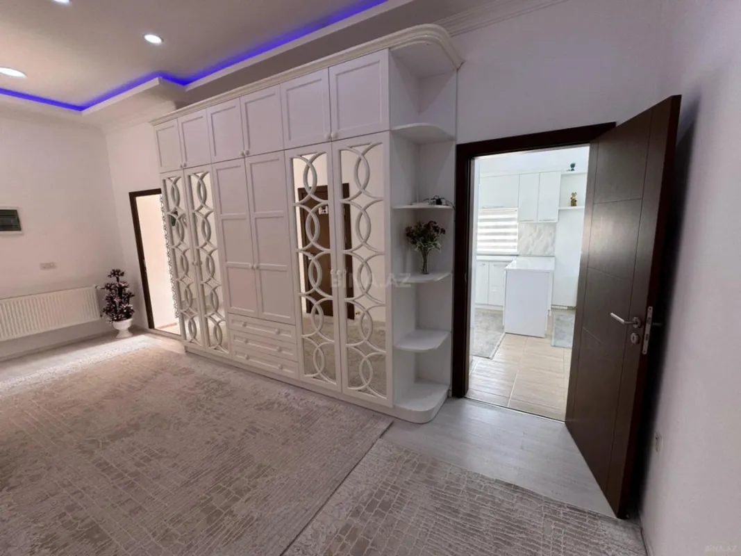 Satılır 4 otaqlı həyət evi 200 m²