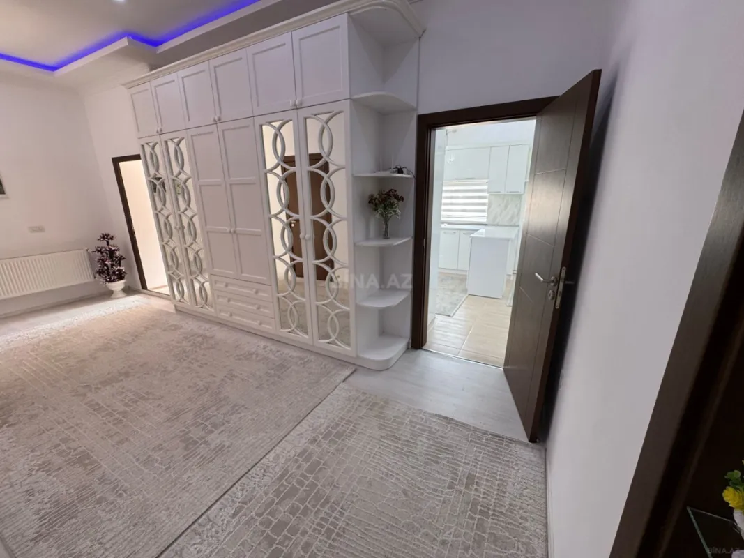 Satılır 4 otaqlı həyət evi 200 m²