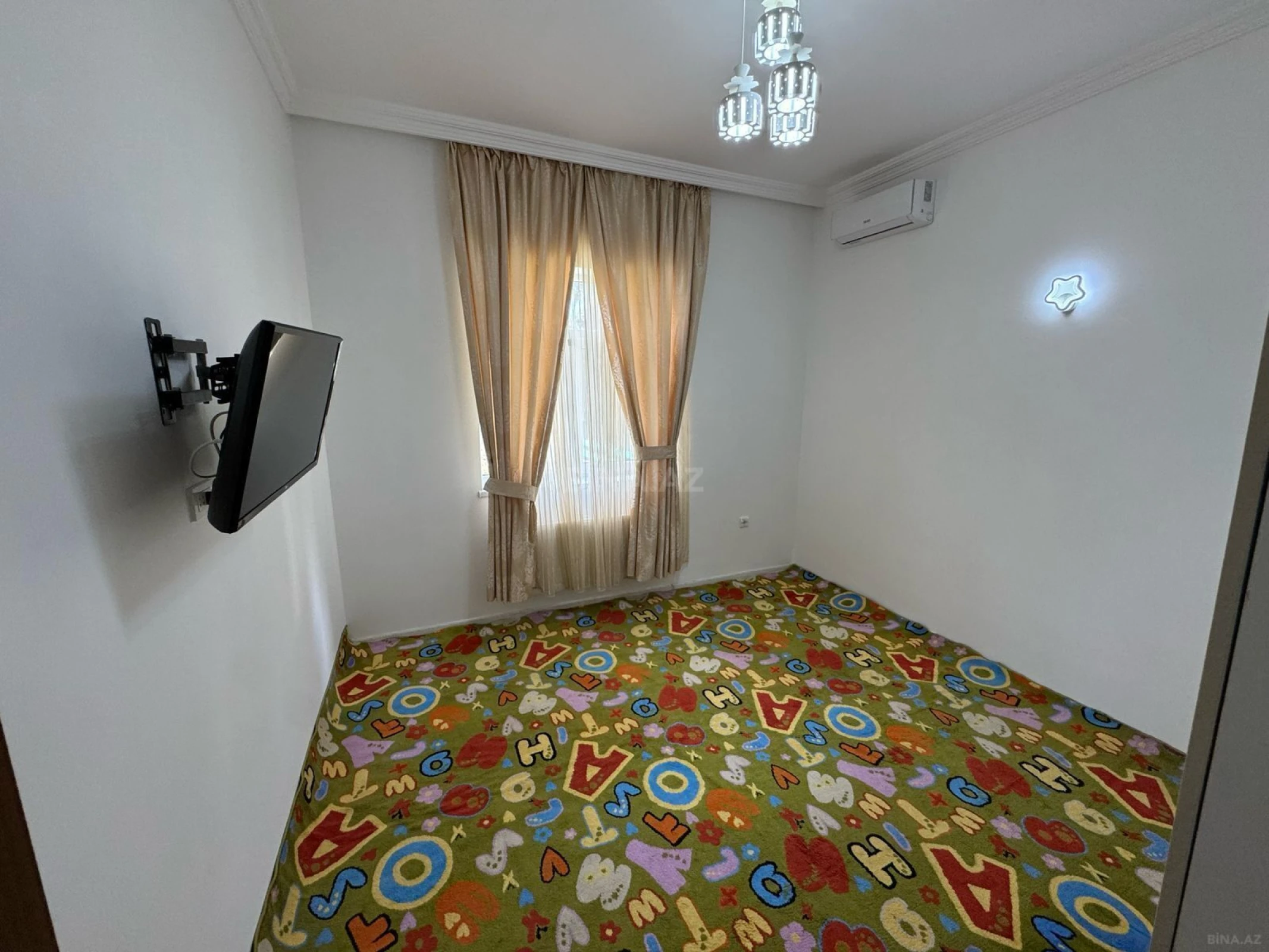 Satılır 4 otaqlı həyət evi 200 m²
