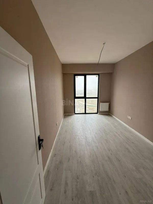 Satılır 5 otaqlı mənzil 127 m²