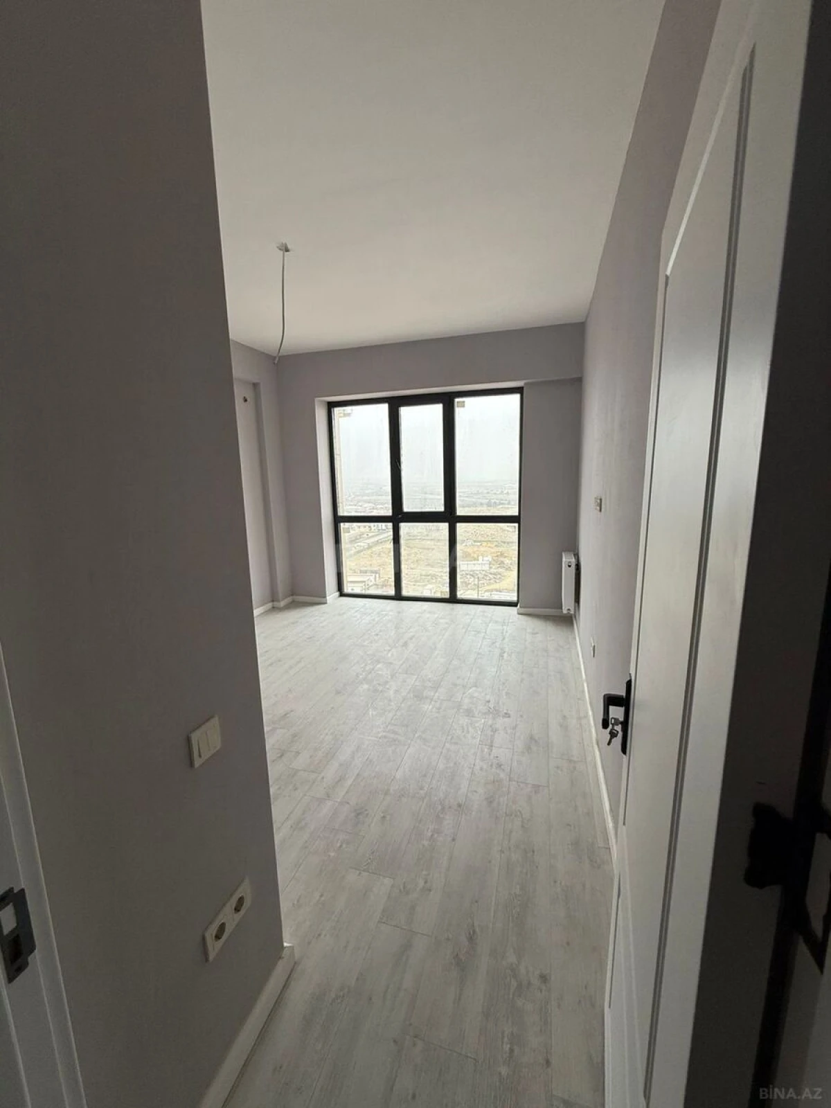 Satılır 5 otaqlı mənzil 127 m²