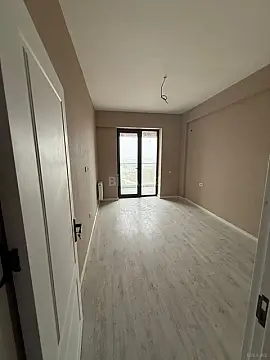 Satılır 5 otaqlı mənzil 127 m²