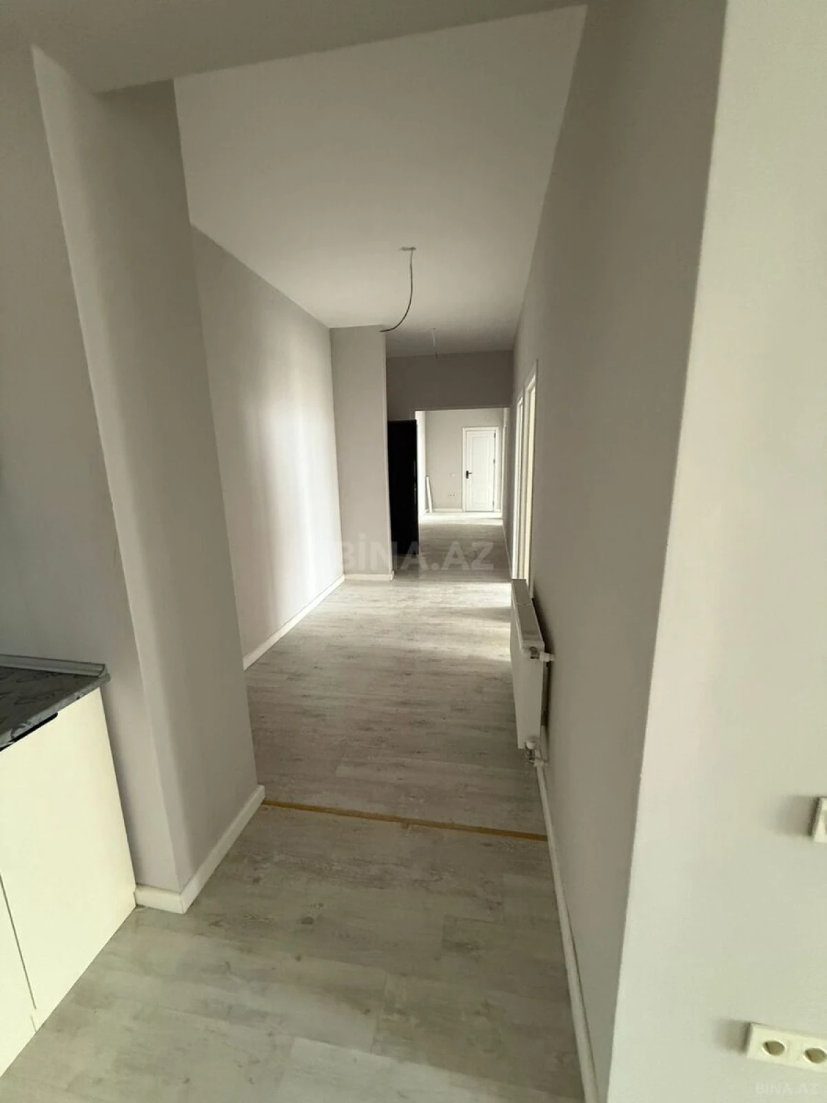 Satılır 5 otaqlı mənzil 127 m²