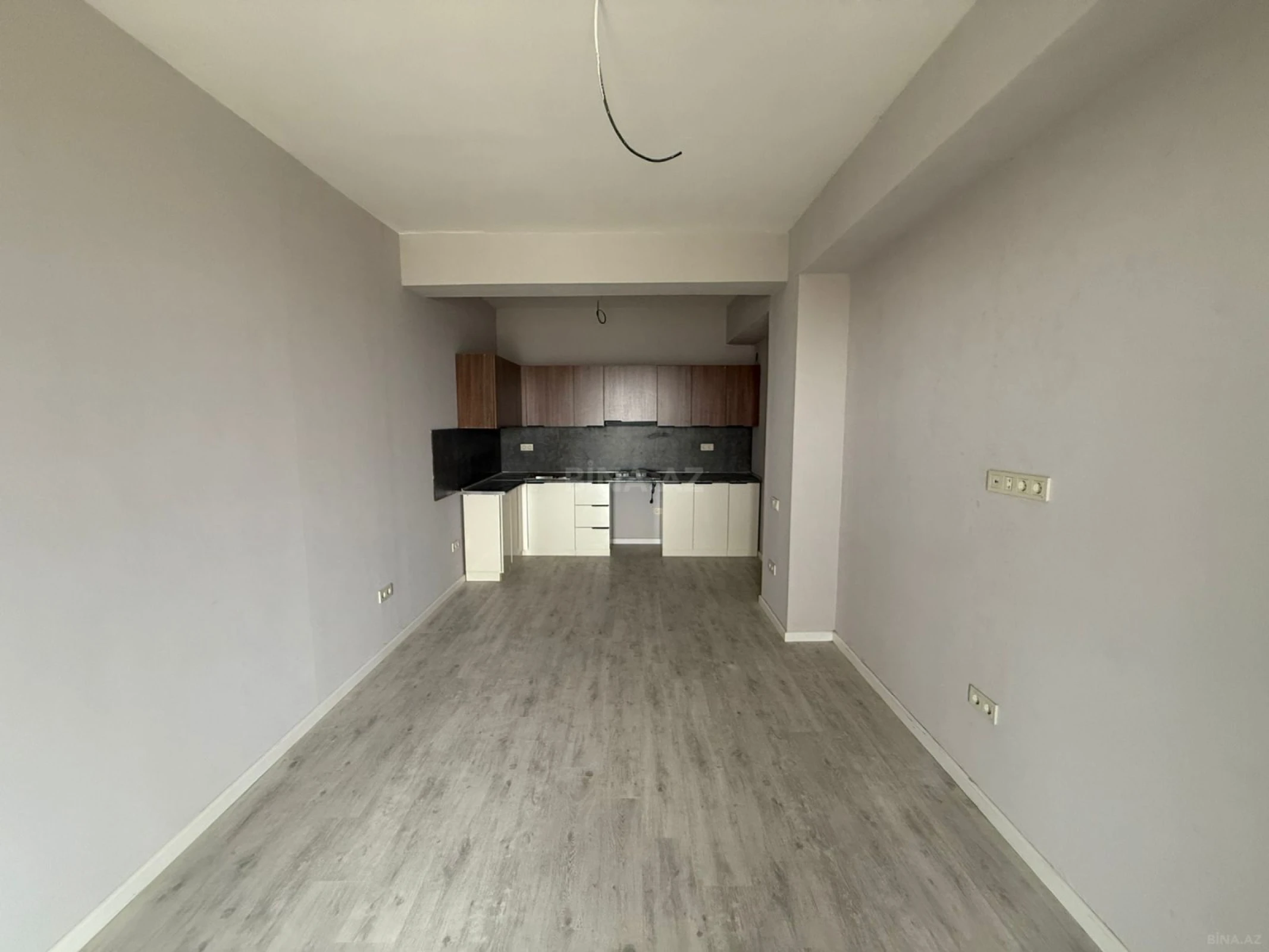 Satılır 5 otaqlı mənzil 127 m²
