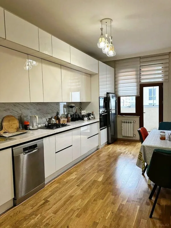 Satılır 3 otaqlı mənzil 104 m²