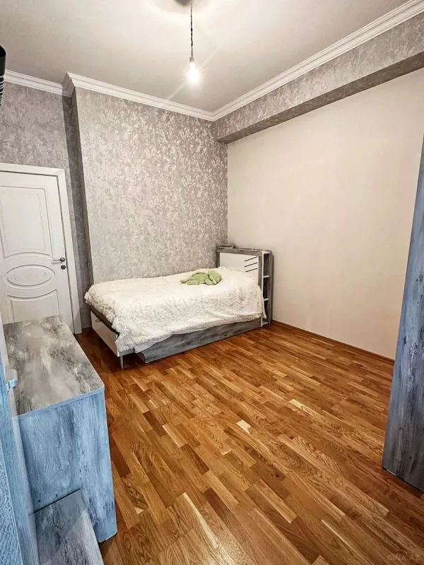 Satılır 3 otaqlı mənzil 104 m²
