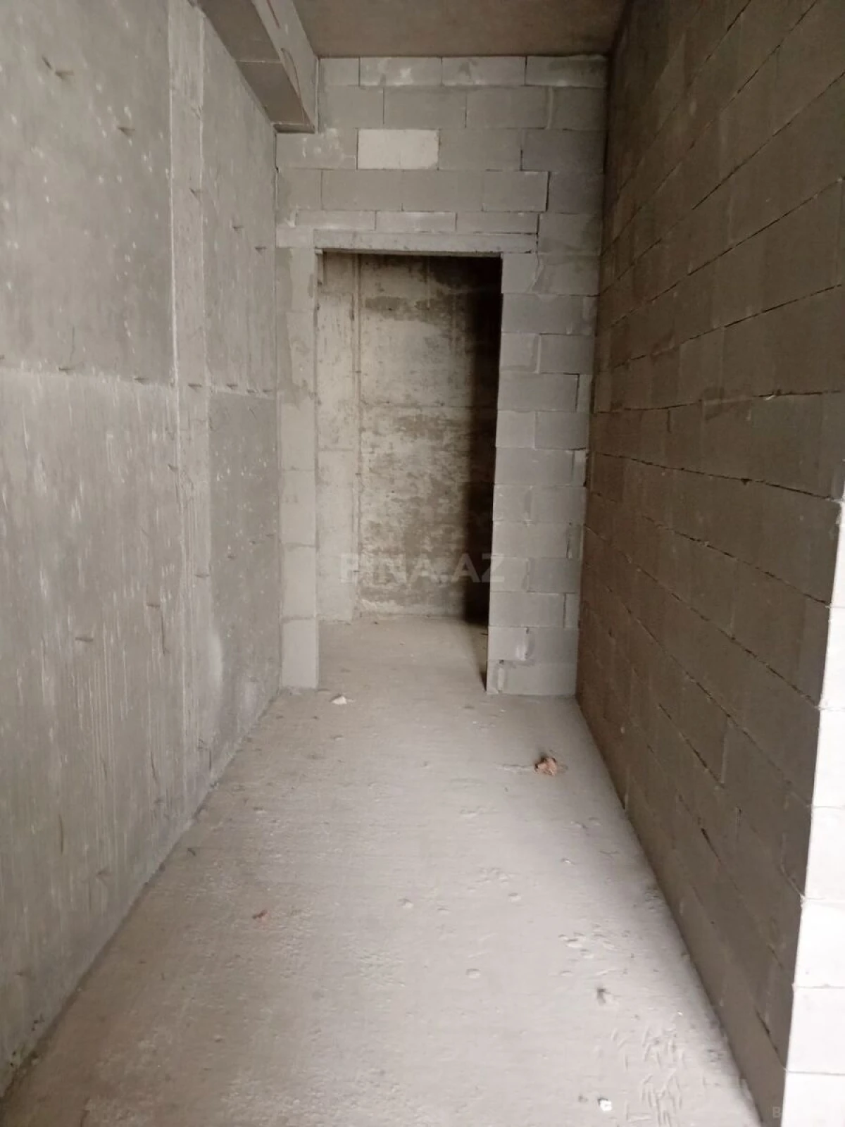 Satılır 4 otaqlı mənzil 153 m²