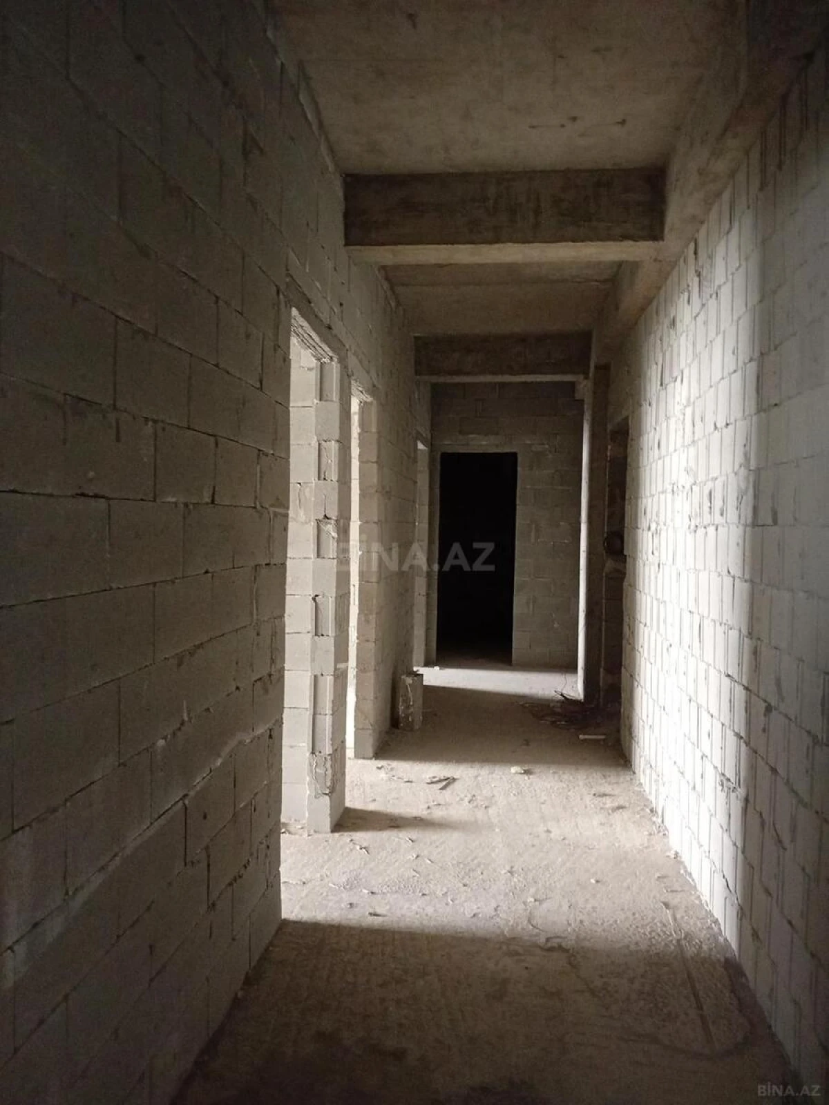 Satılır 4 otaqlı mənzil 153 m²