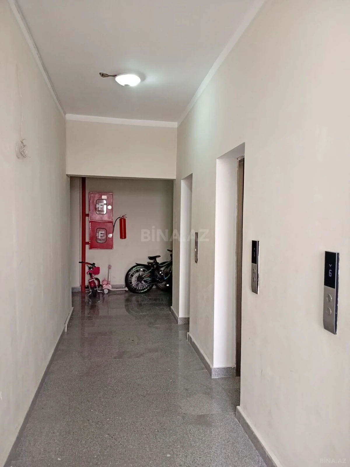 Satılır 4 otaqlı mənzil 153 m²