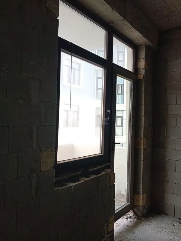 Satılır 4 otaqlı mənzil 153 m²