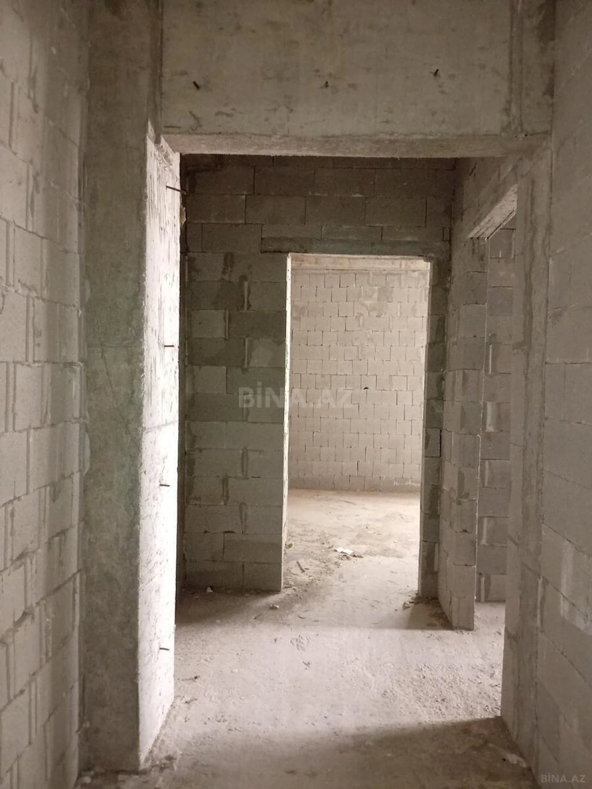 Satılır 4 otaqlı mənzil 153 m²