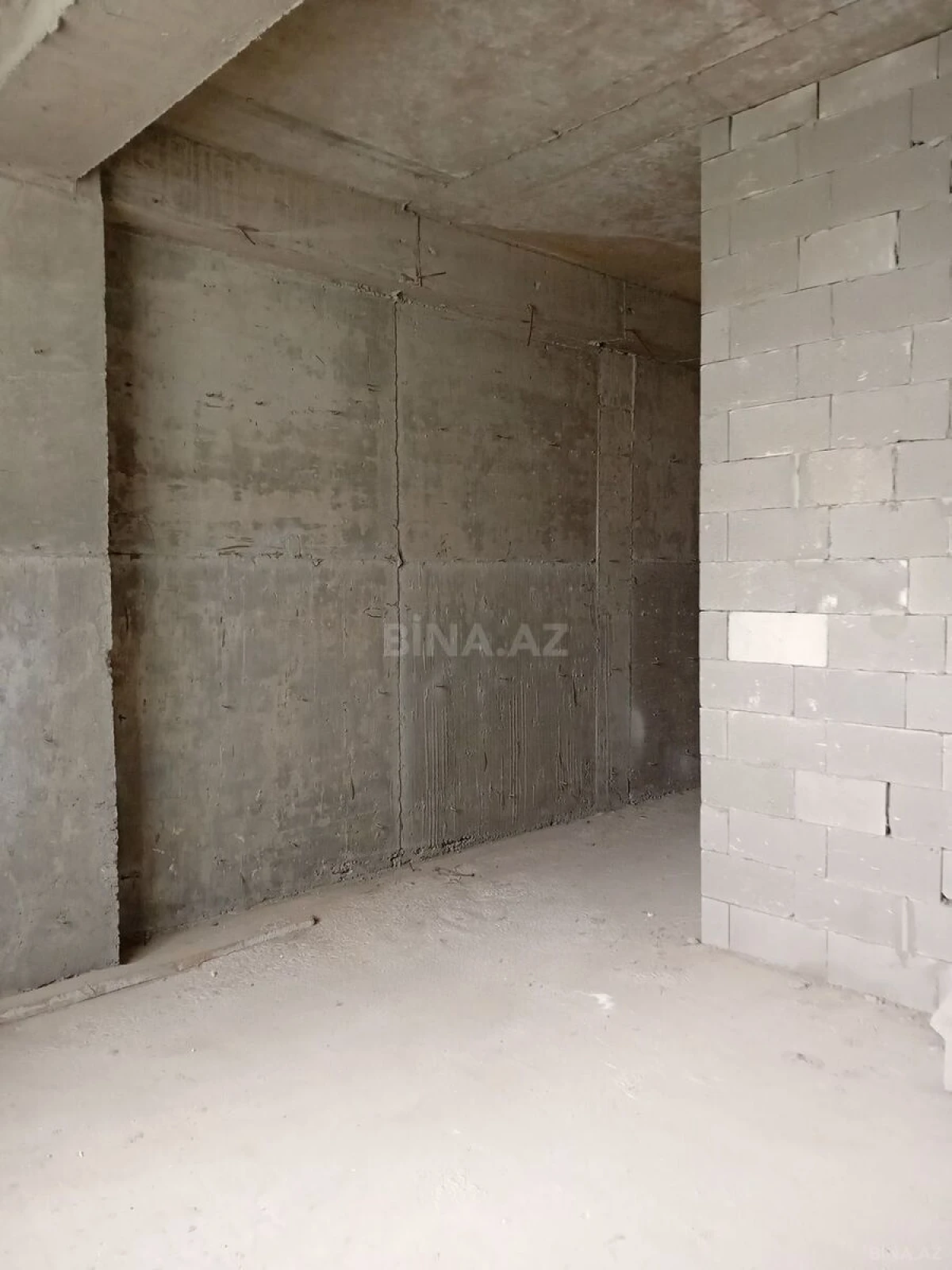 Satılır 4 otaqlı mənzil 153 m²
