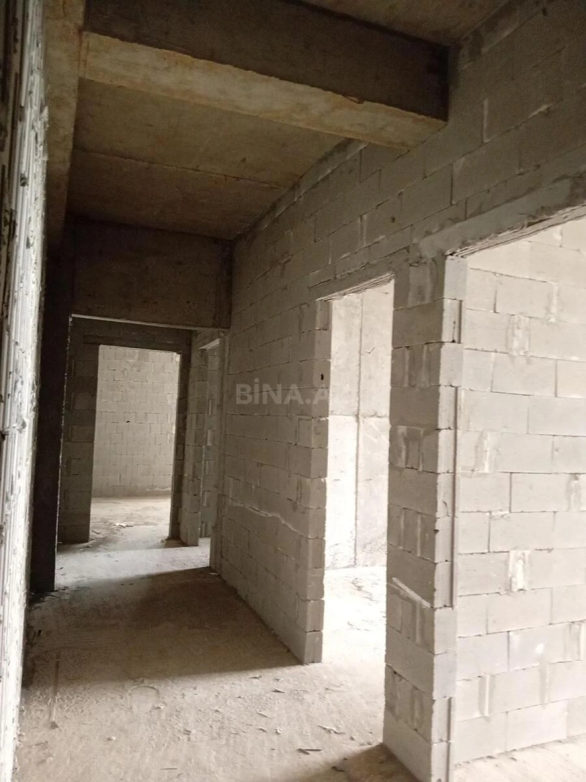 Satılır 4 otaqlı mənzil 153 m²