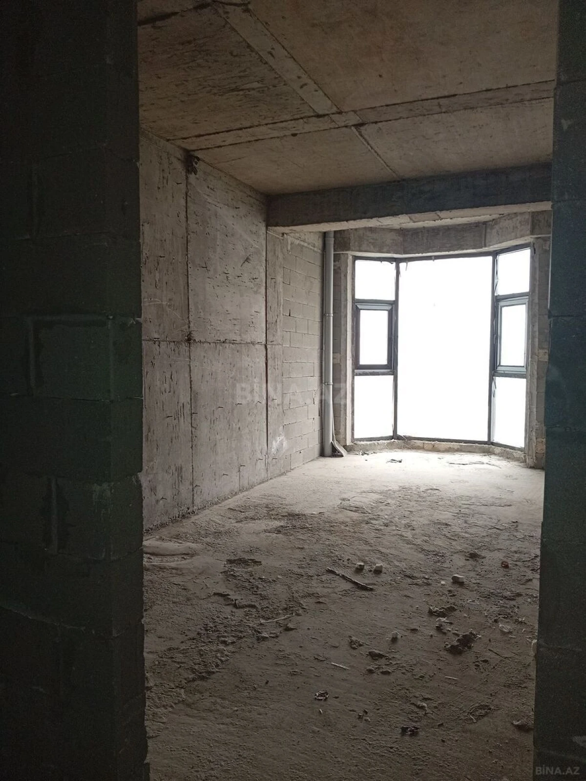 Satılır 4 otaqlı mənzil 153 m²