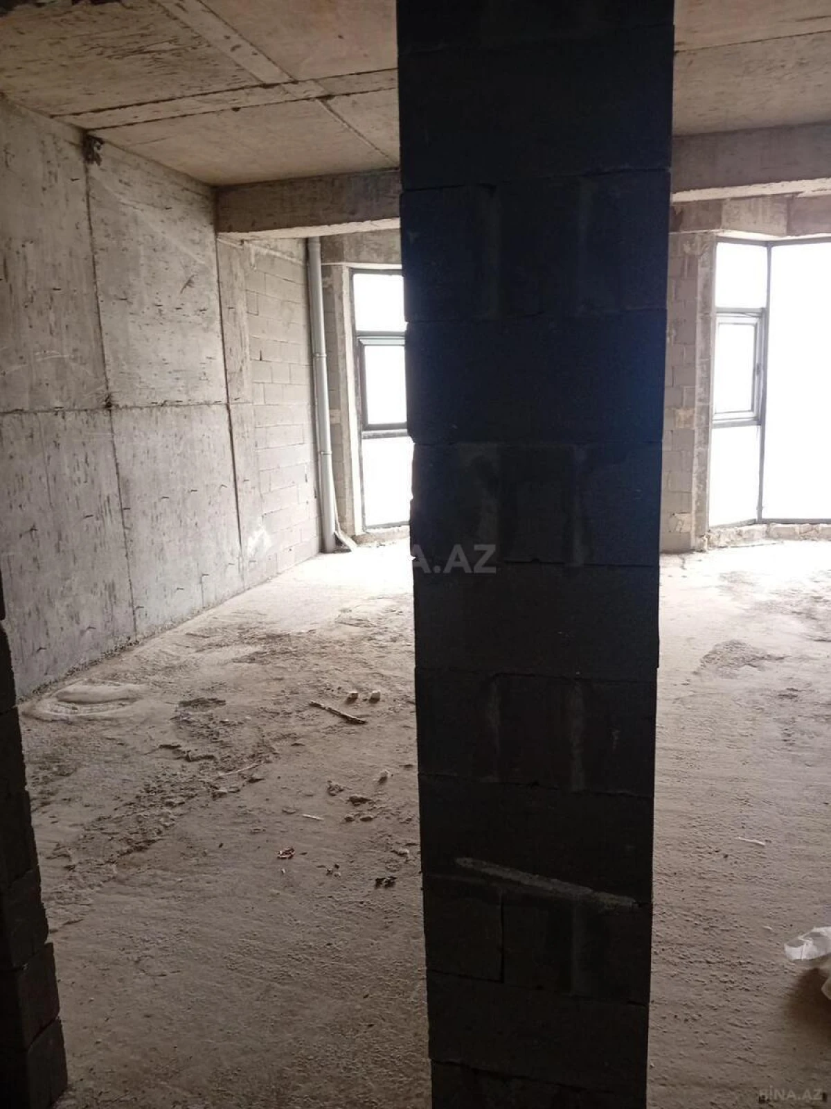 Satılır 4 otaqlı mənzil 153 m²
