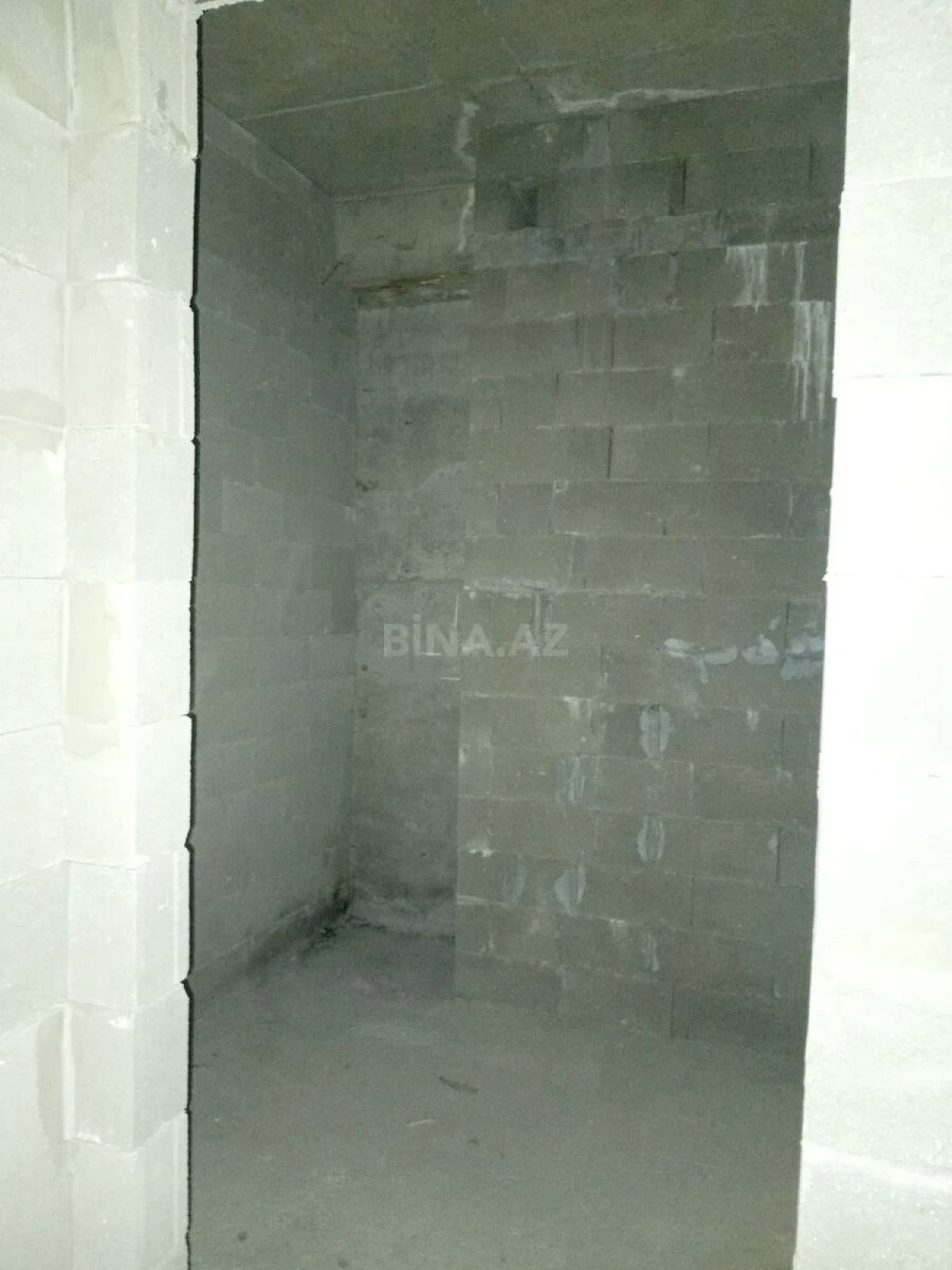 Satılır 4 otaqlı mənzil 153 m²