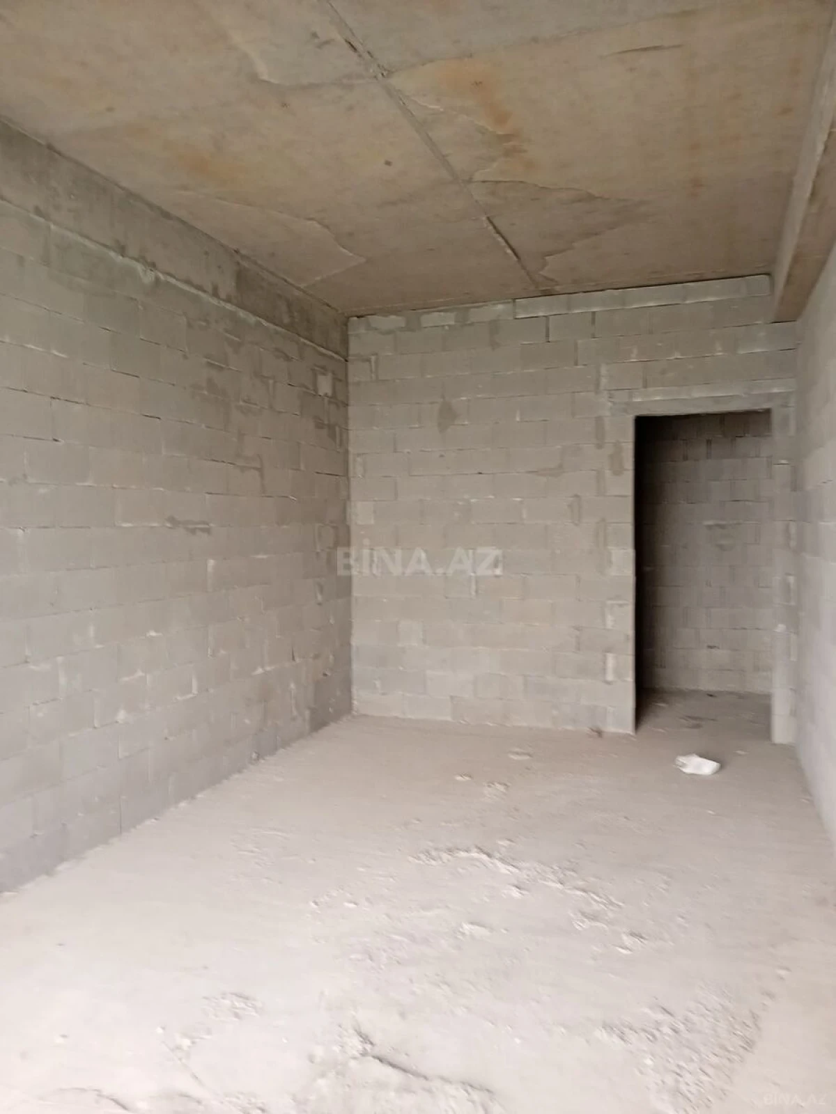 Satılır 4 otaqlı mənzil 153 m²