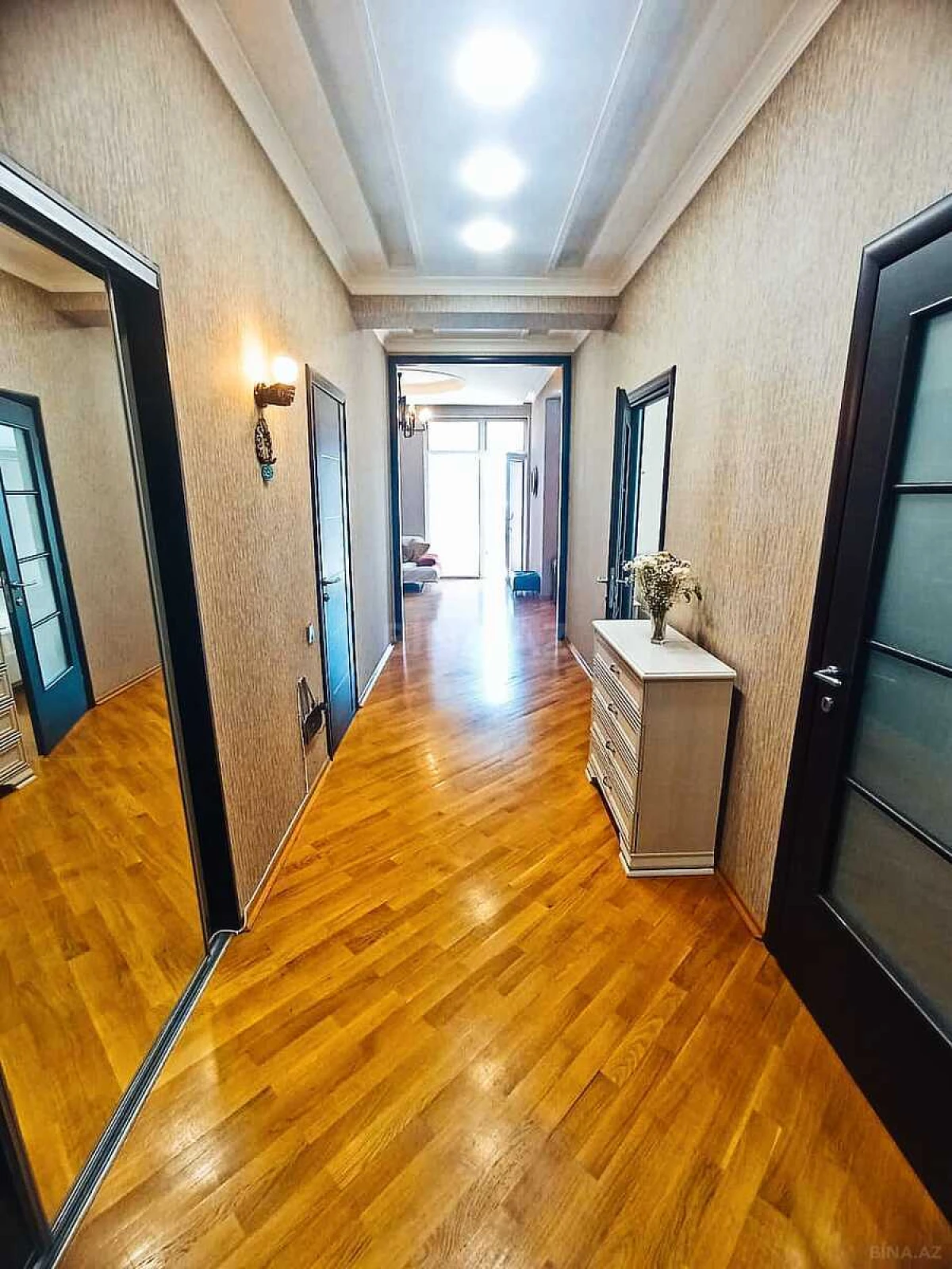 Kirayə verilir 3 otaqlı mənzil 113 m²