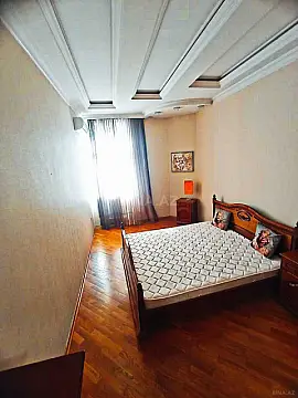 Kirayə verilir 3 otaqlı mənzil 113 m²
