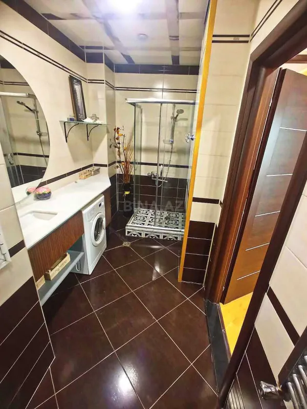 Kirayə verilir 3 otaqlı mənzil 113 m²