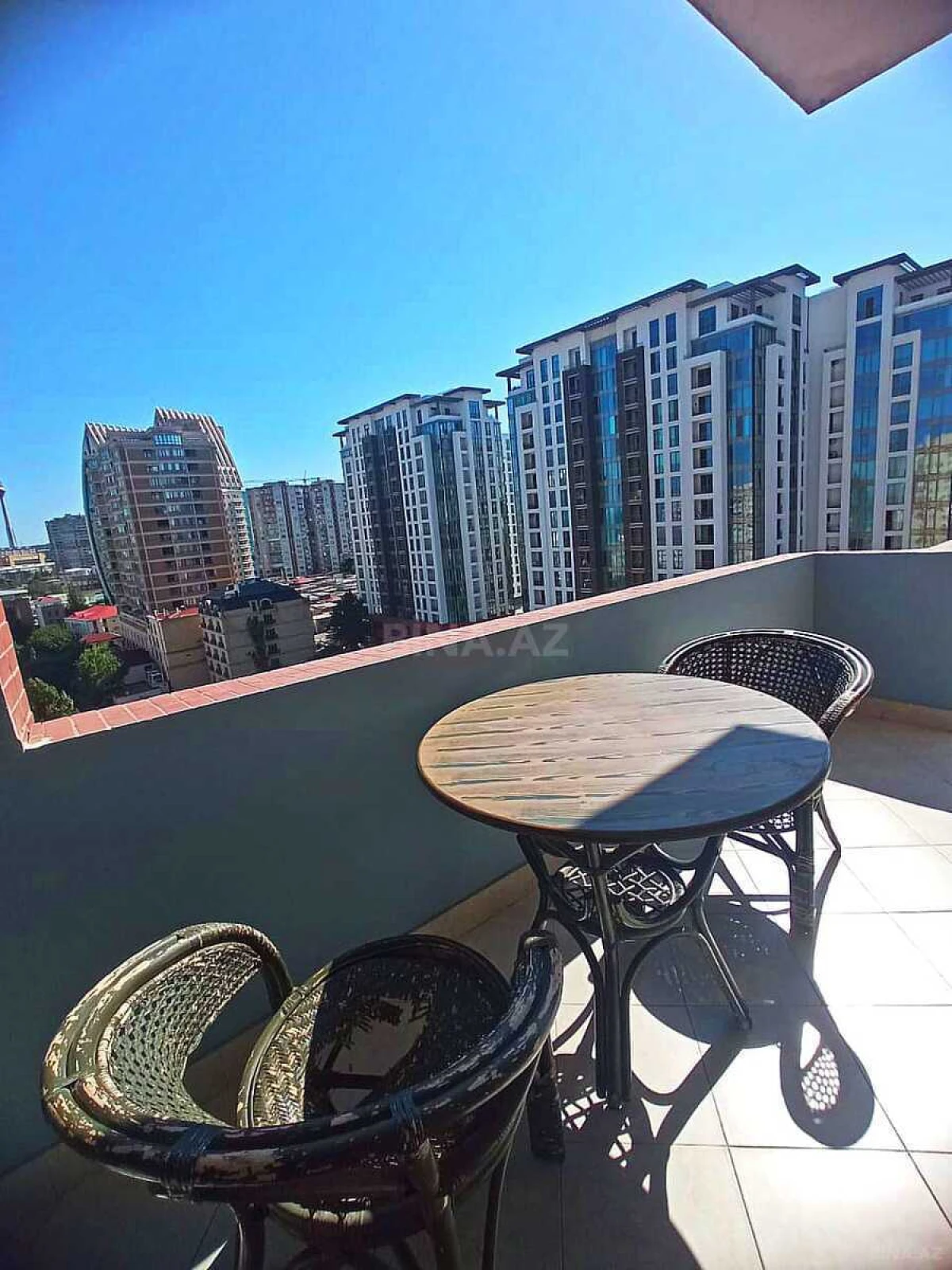 Kirayə verilir 3 otaqlı mənzil 113 m²