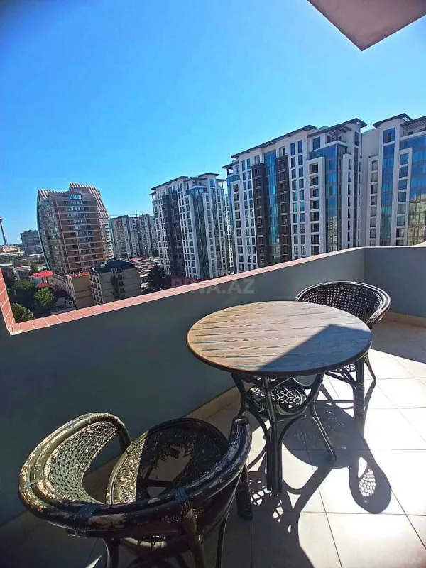 Kirayə verilir 3 otaqlı mənzil 113 m²