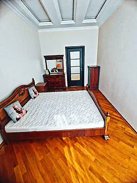 Kirayə verilir 3 otaqlı mənzil 113 m²