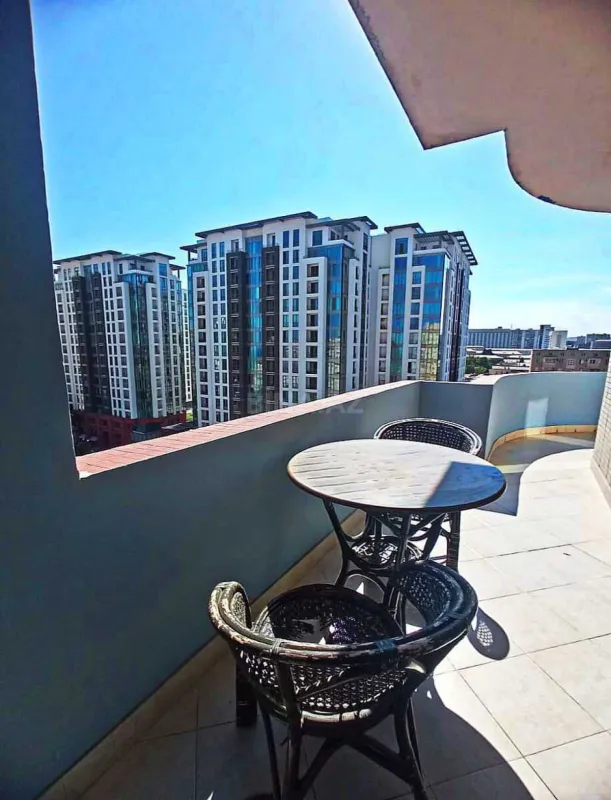 Kirayə verilir 3 otaqlı mənzil 113 m²