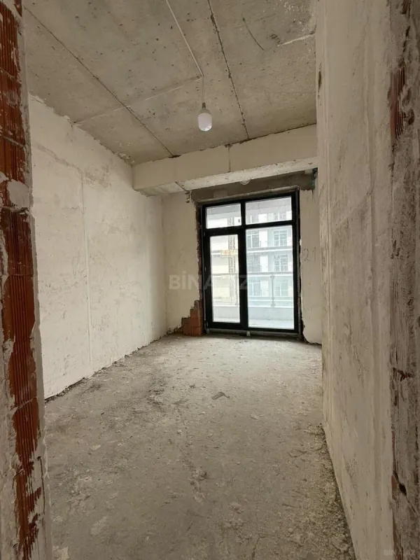 Satılır 4 otaqlı mənzil 162 m²