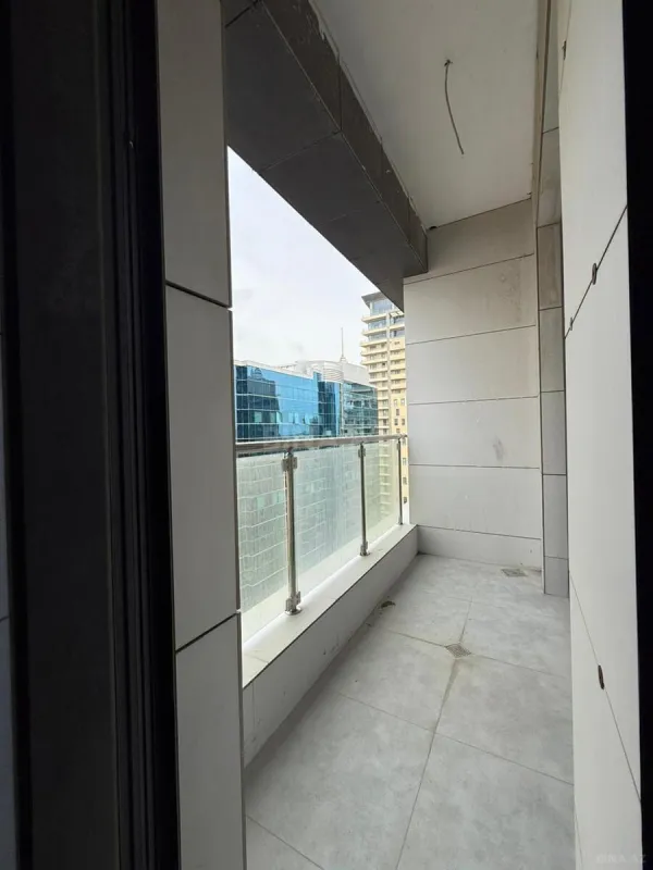 Satılır 4 otaqlı mənzil 162 m²