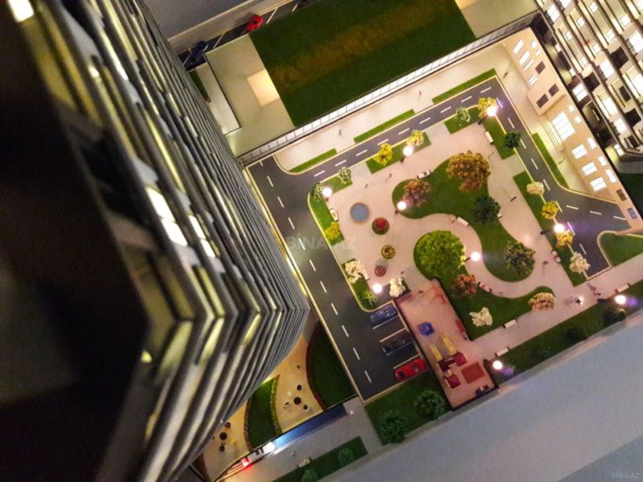 Satılır 4 otaqlı mənzil 162 m²