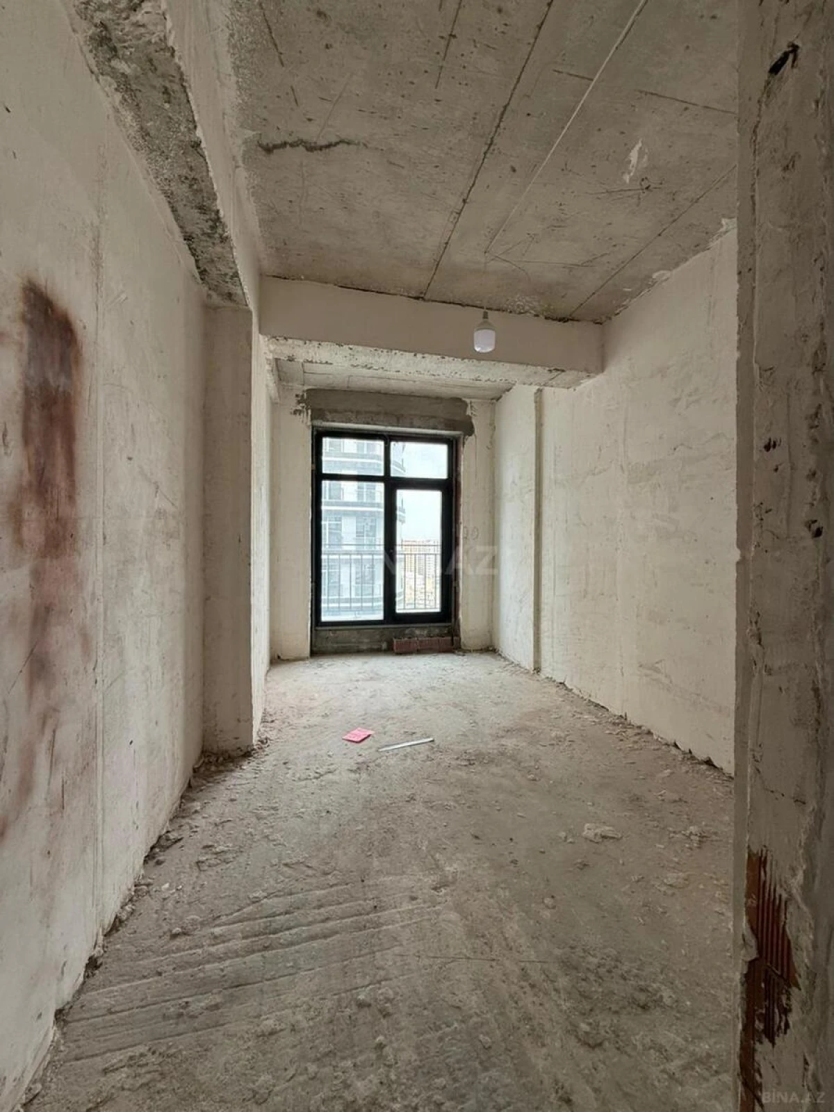 Satılır 4 otaqlı mənzil 162 m²