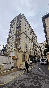 Satılır 3 otaqlı mənzil 147 m² — Bakı 3 otaq 147.00 m²