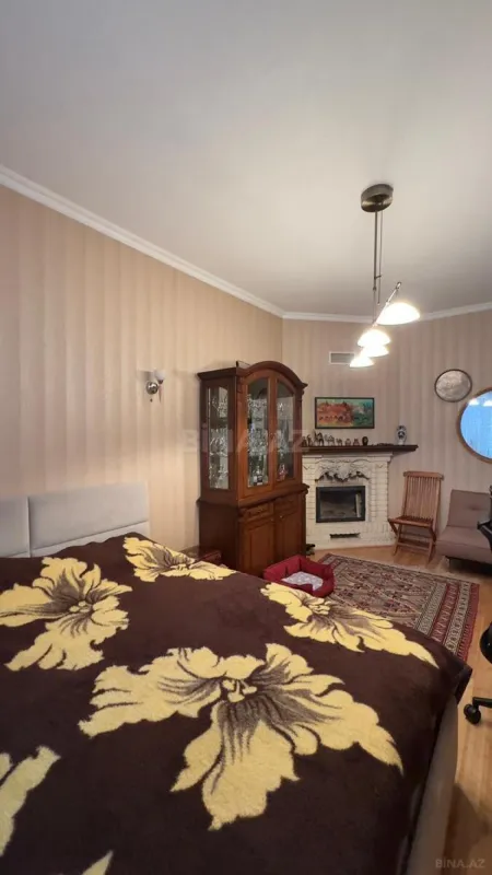 Satılır 5 otaqlı həyət evi 200 m²