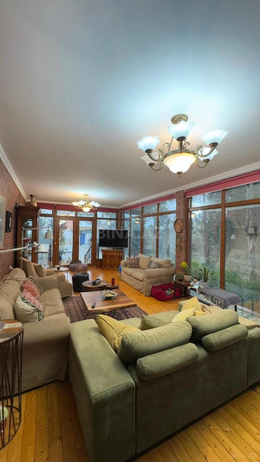 Satılır 5 otaqlı həyət evi 200 m²