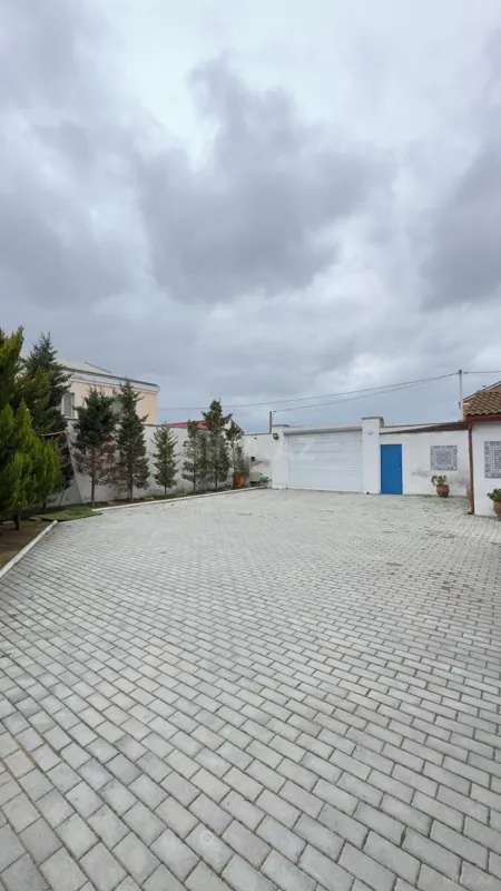 Satılır 5 otaqlı həyət evi 200 m²