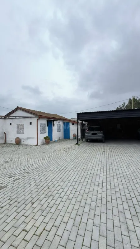 Satılır 5 otaqlı həyət evi 200 m²