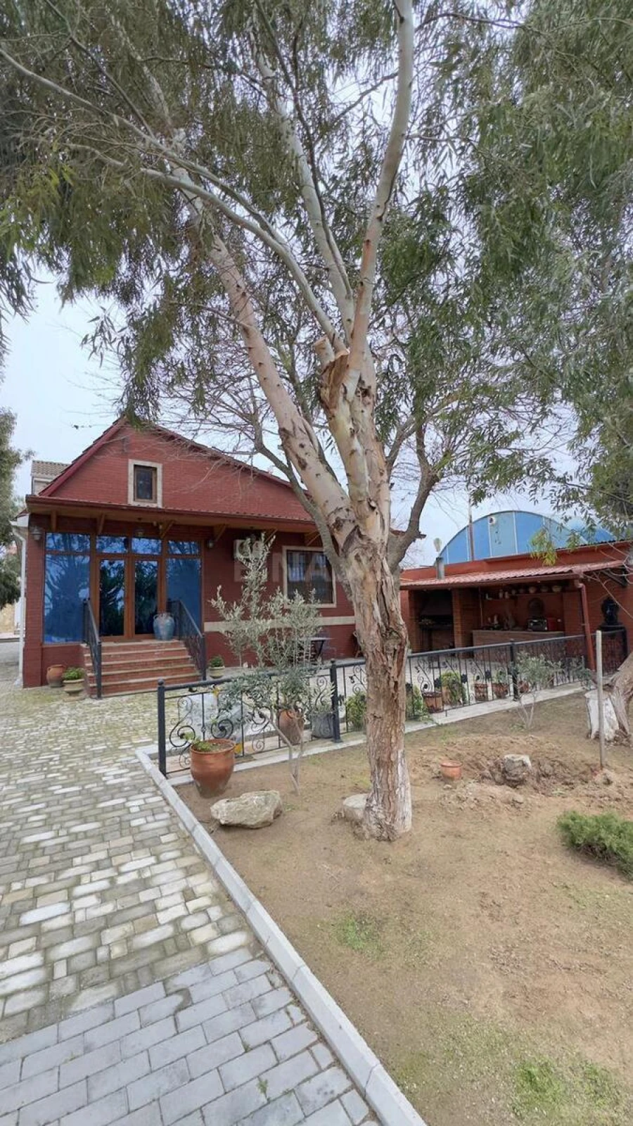 Satılır 5 otaqlı həyət evi 200 m²