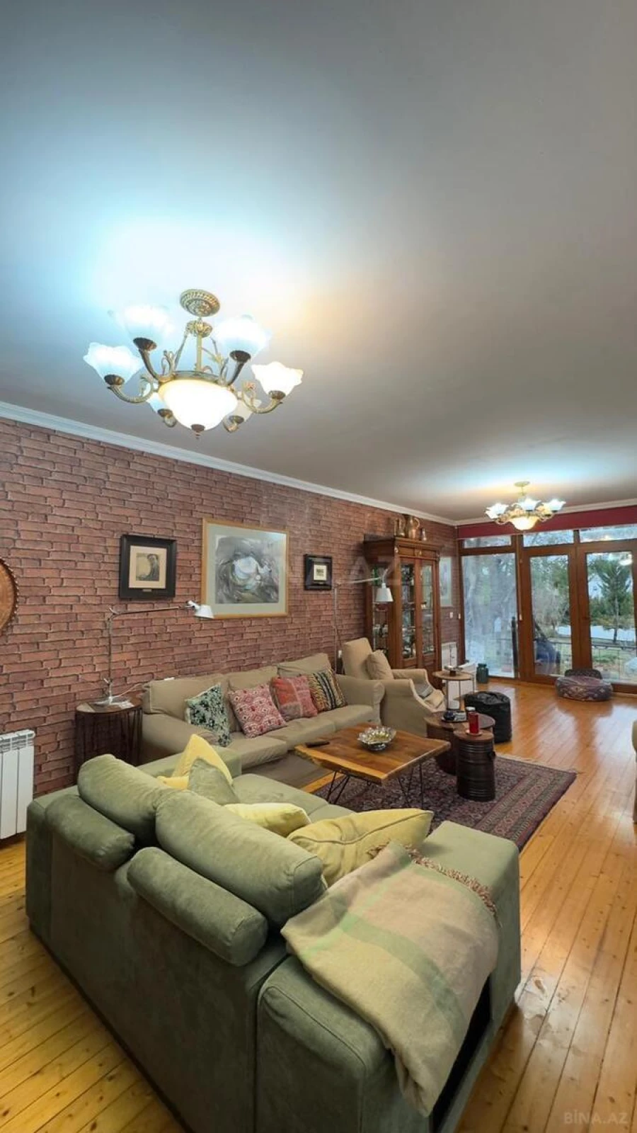 Satılır 5 otaqlı həyət evi 200 m²