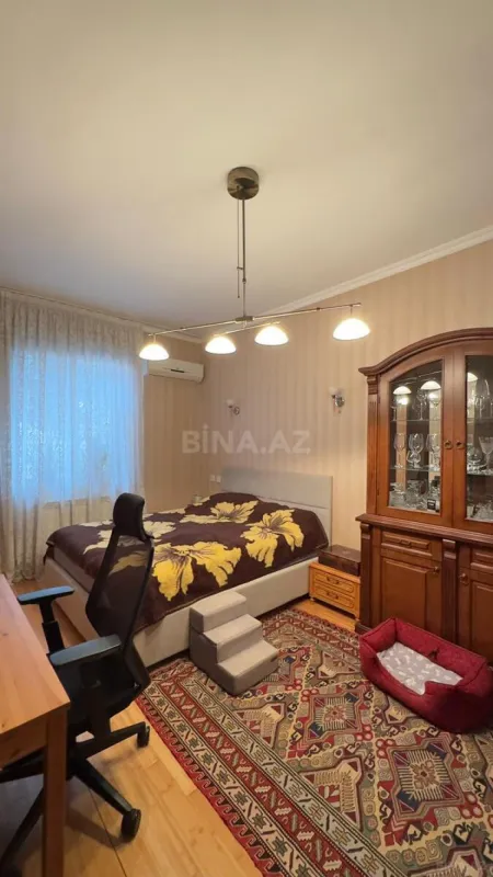 Satılır 5 otaqlı həyət evi 200 m²