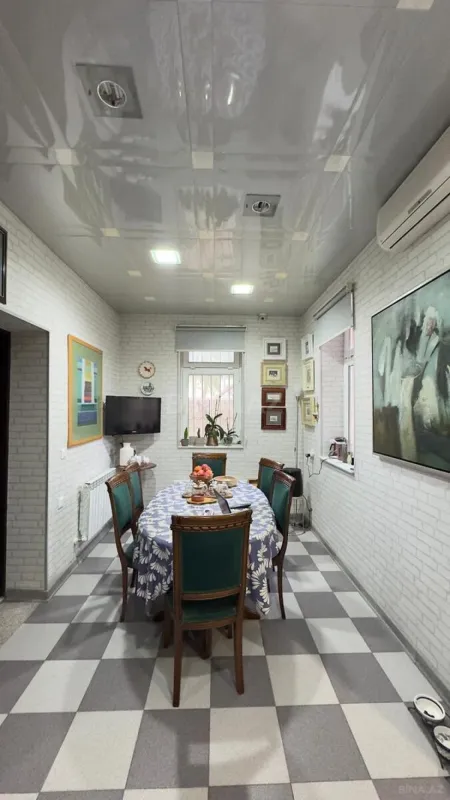 Satılır 5 otaqlı həyət evi 200 m²
